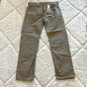 NWT Levi’s Flat Front Chino